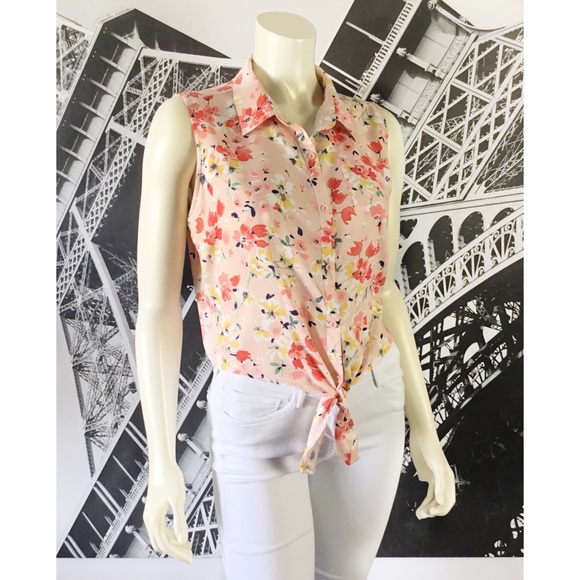 Timing Floral Button Down Blouse - Picture 2 of 5